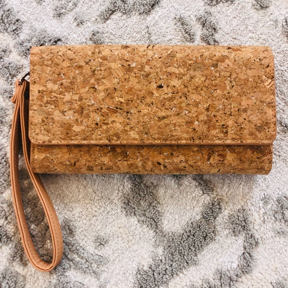 Cork wristlet